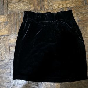 Black mini pencil skirt